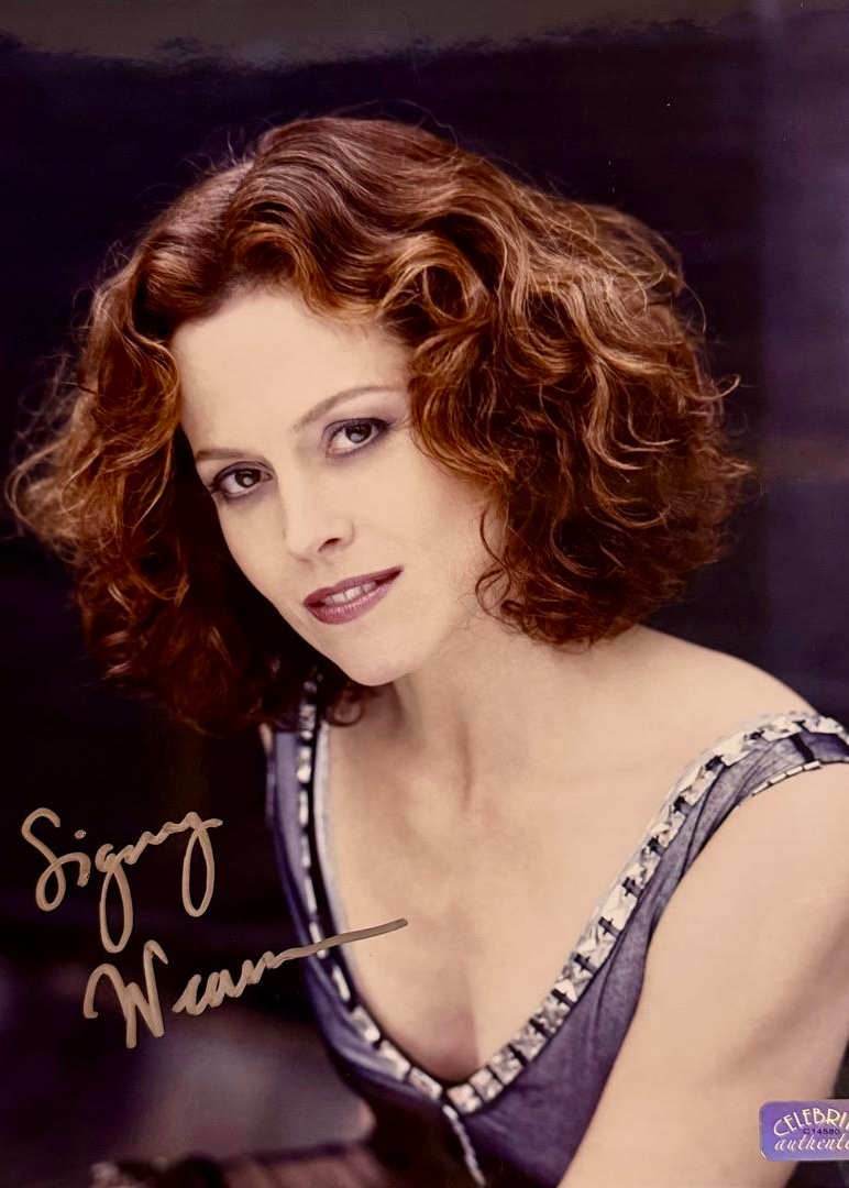 Sigourney Weaver Signed 8x10 Photo - Celebrity Authentics
